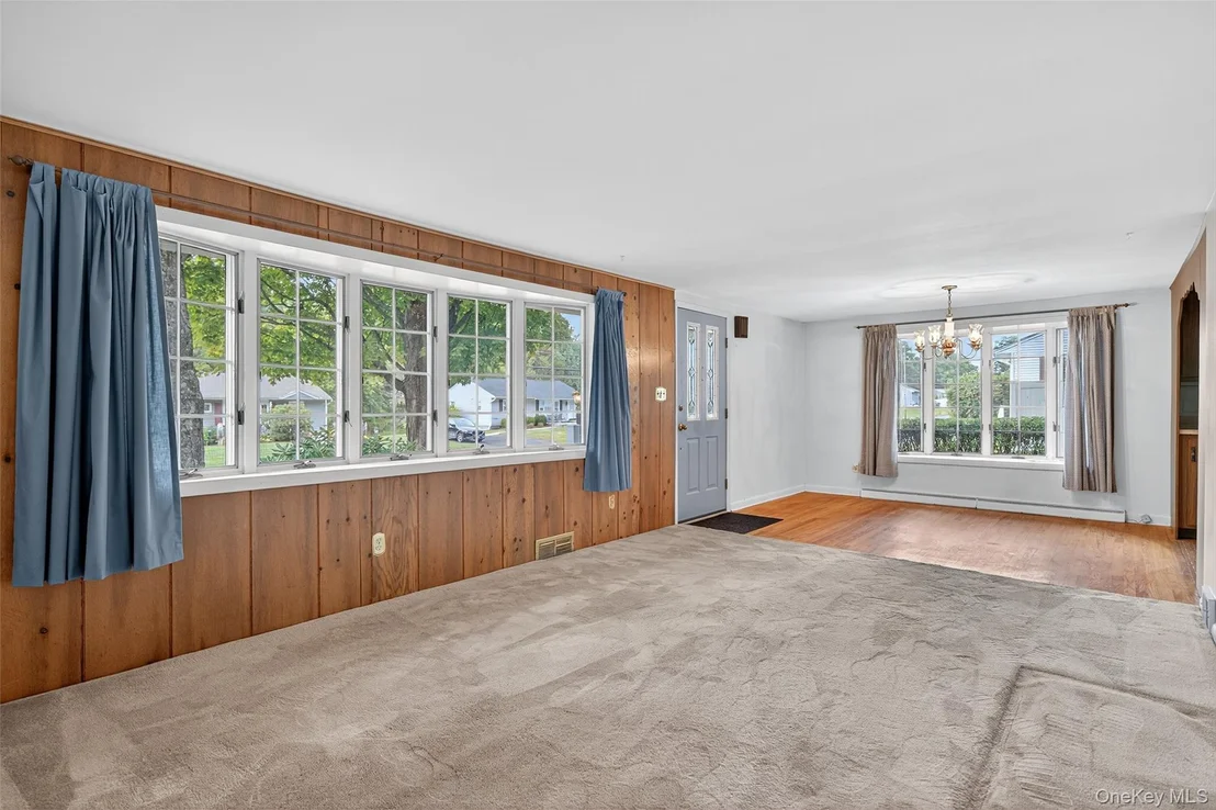 Photo of 33 Windwood Drive