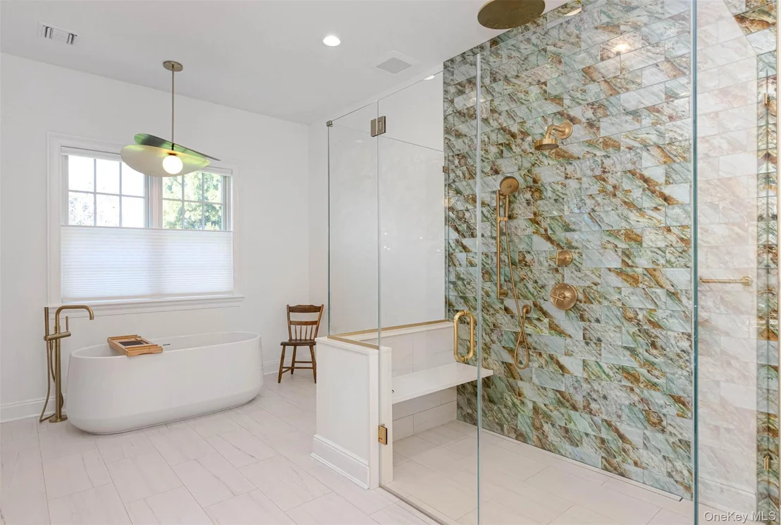 Photo of 350 Laurel Way