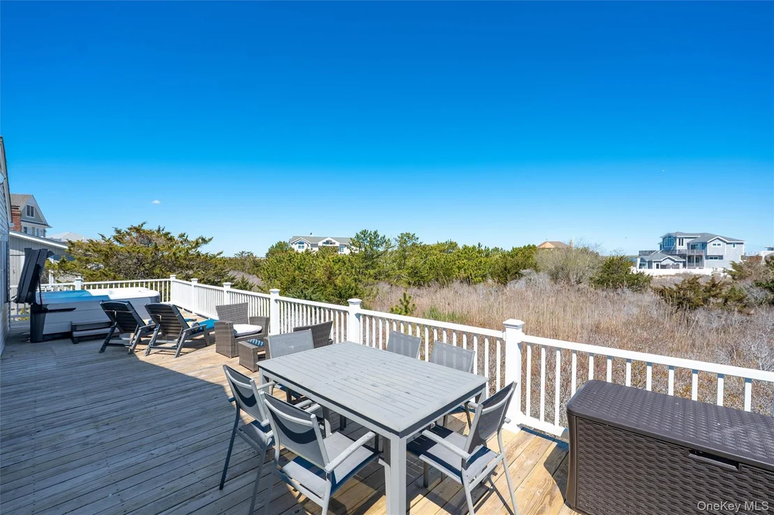 Photo of 898 Dune Road