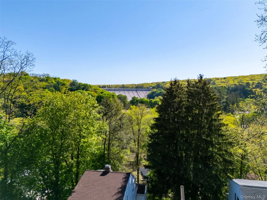 Photo of 25 Hillside Avenue