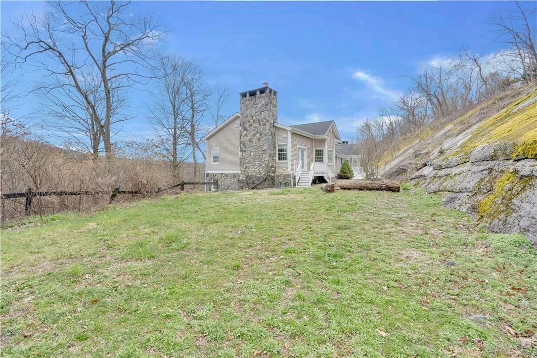 Photo of 1175 Route 9