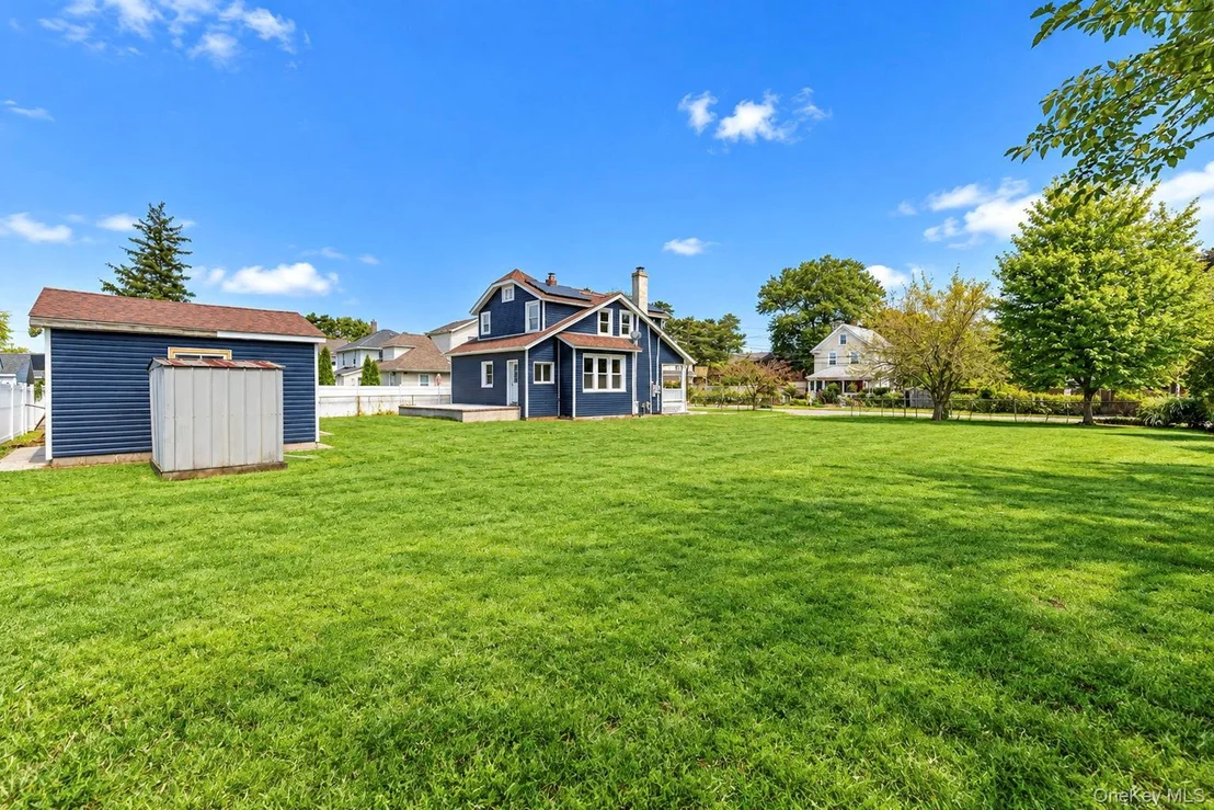 Photo of 8 Burchell Boulevard