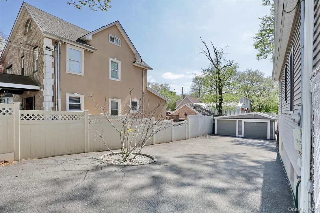 Photo of 721 Vincent Avenue