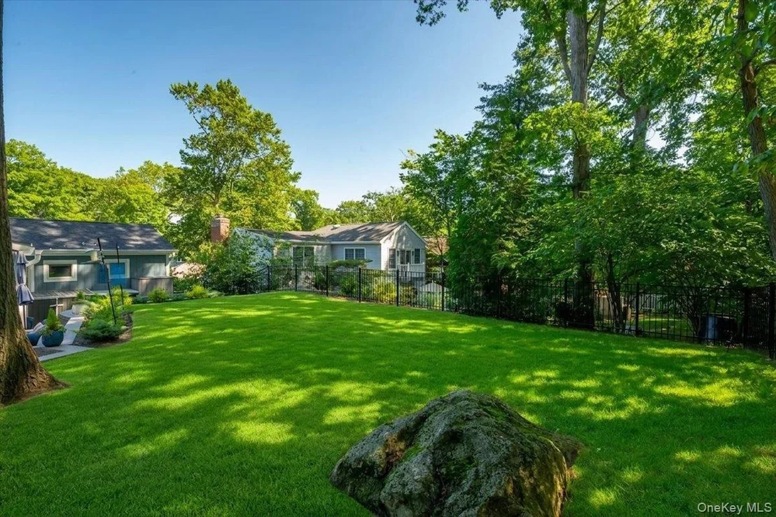Photo of 25 Shadow Lane