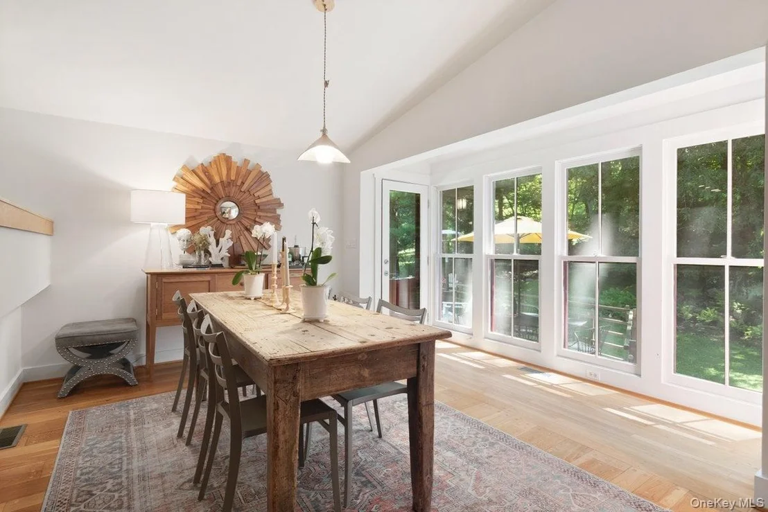 Photo of 1821 Spring Valley Road