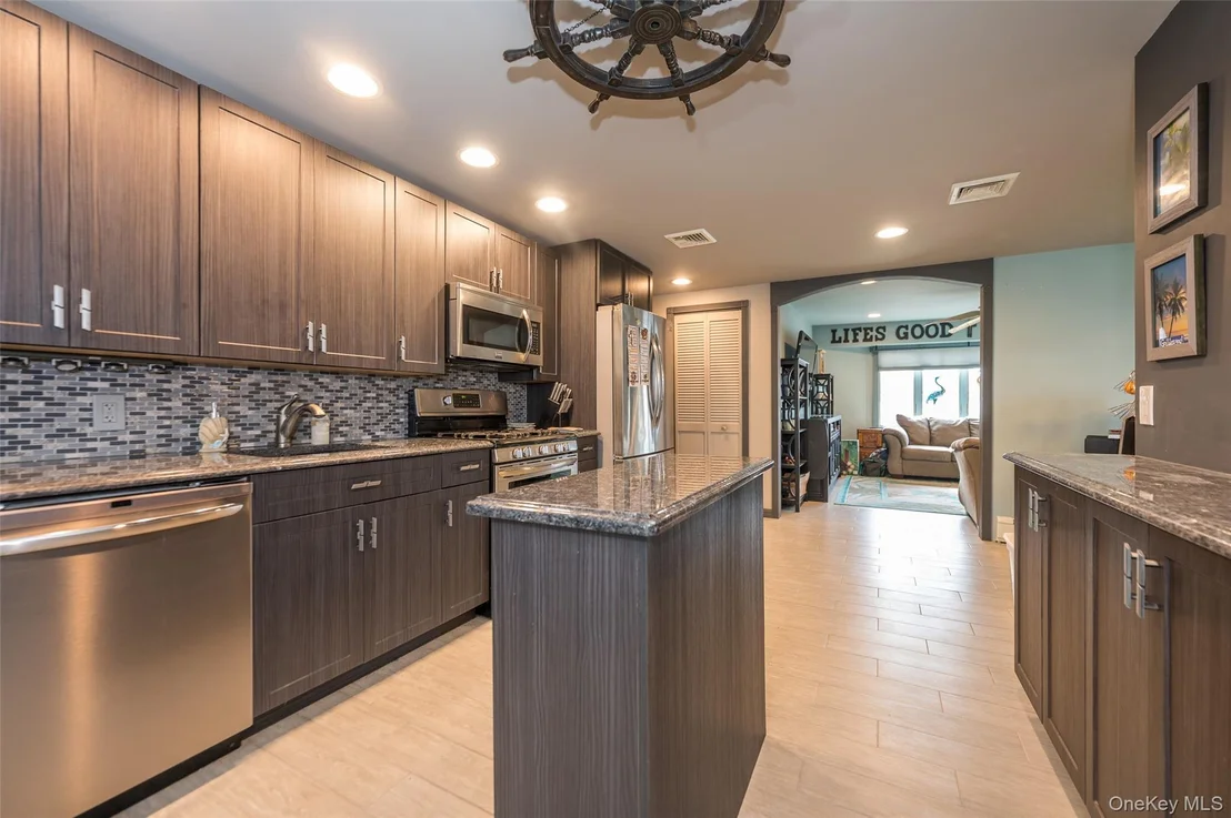 Photo of 3414 Riverside Drive