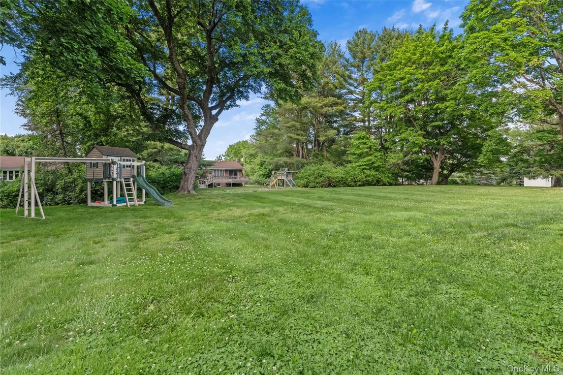 Photo of 224 Willow Drive