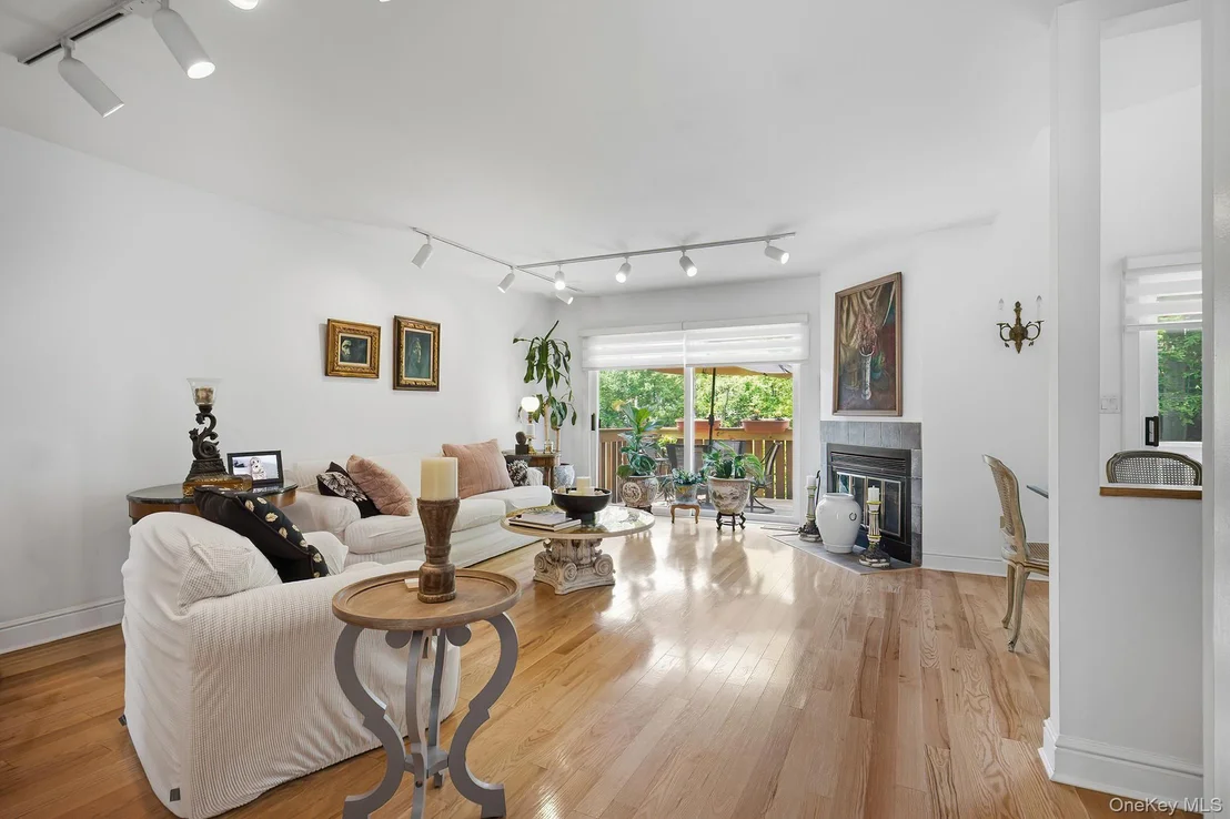 Photo of 6 Spring Pond Drive