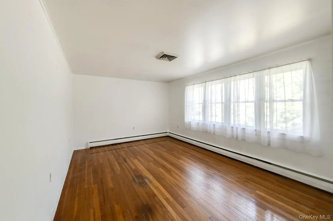 Photo of 44 Pine Woods Road