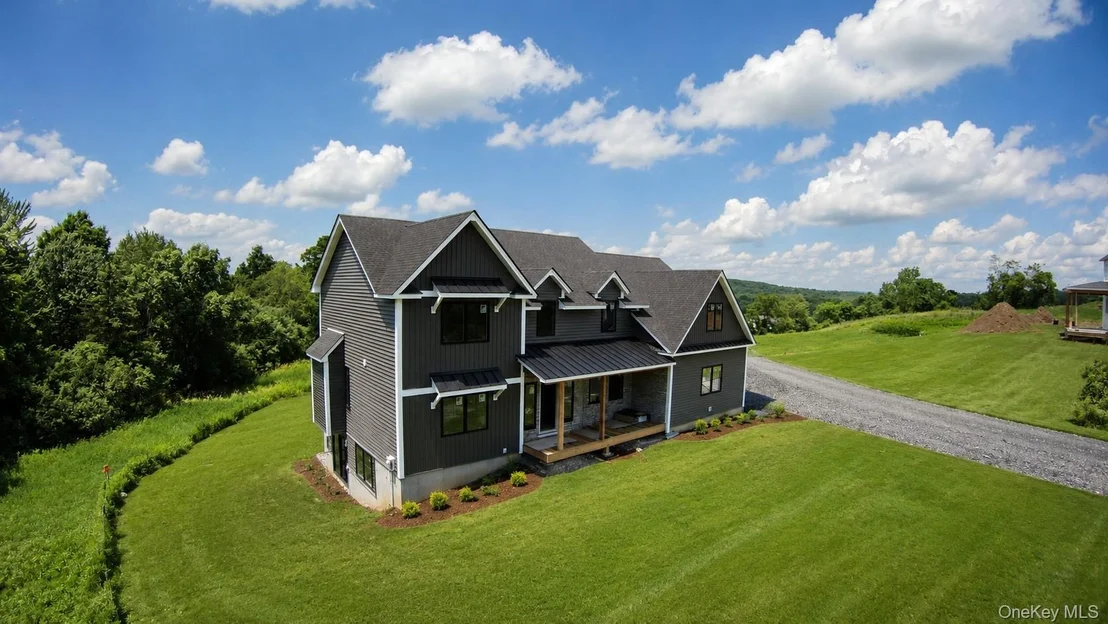 Photo of 52 Breezeway Lane