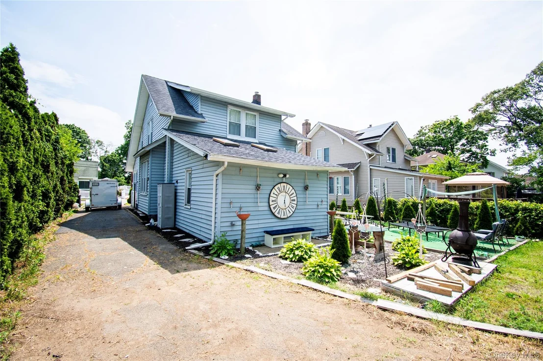 Photo of 671 Arlington Avenue