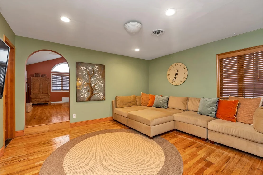 Photo of 355 Divot Road