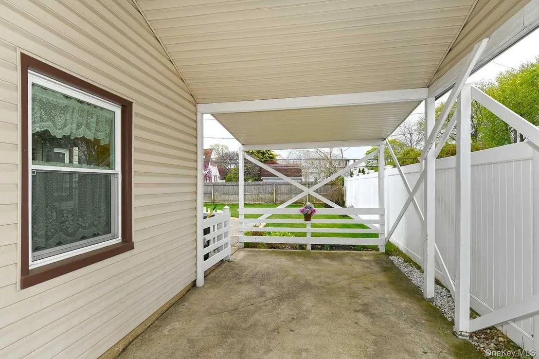 Photo of 203 Saddle Lane