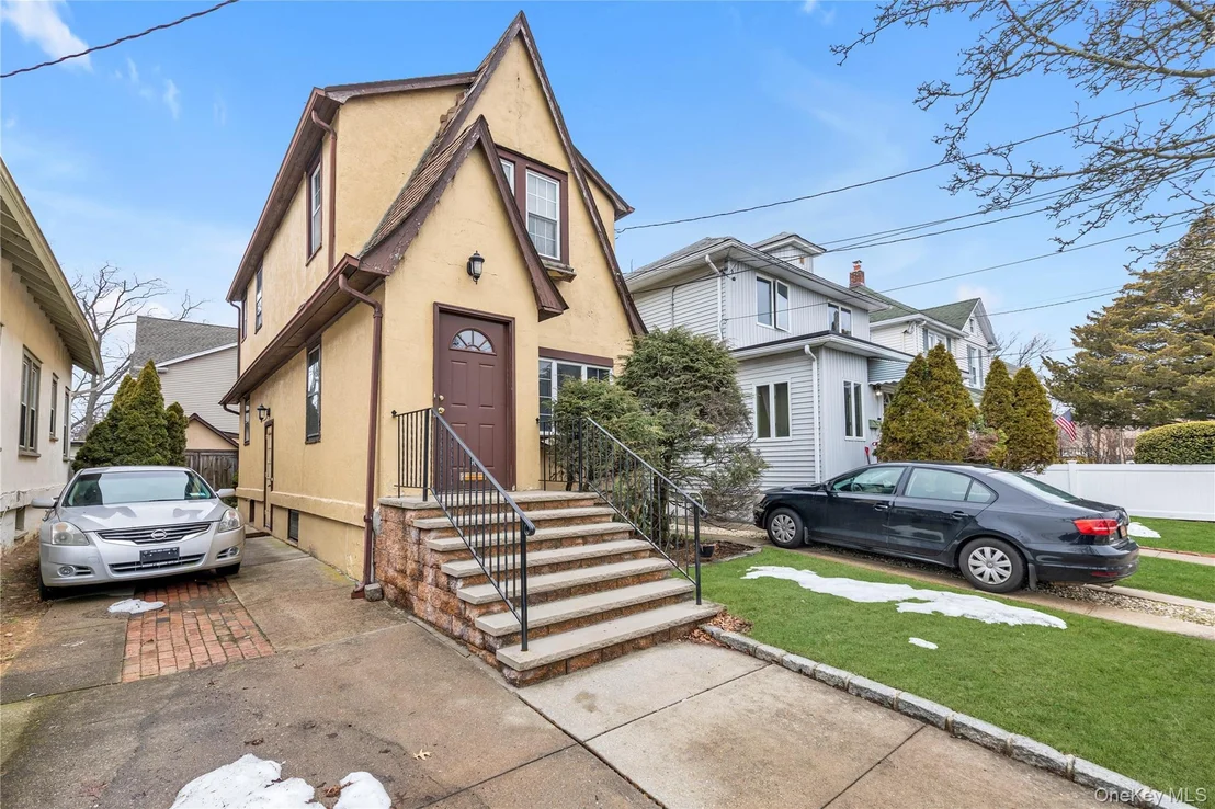 Photo of 30 Putnam Avenue