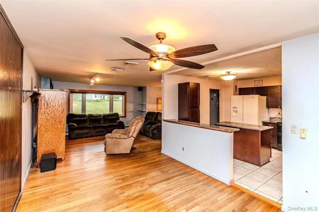 Photo of 6 Bates Circle