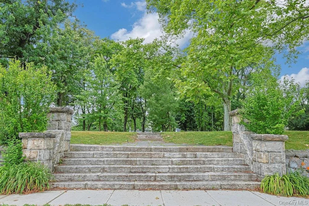 Photo of 541 Second Avenue