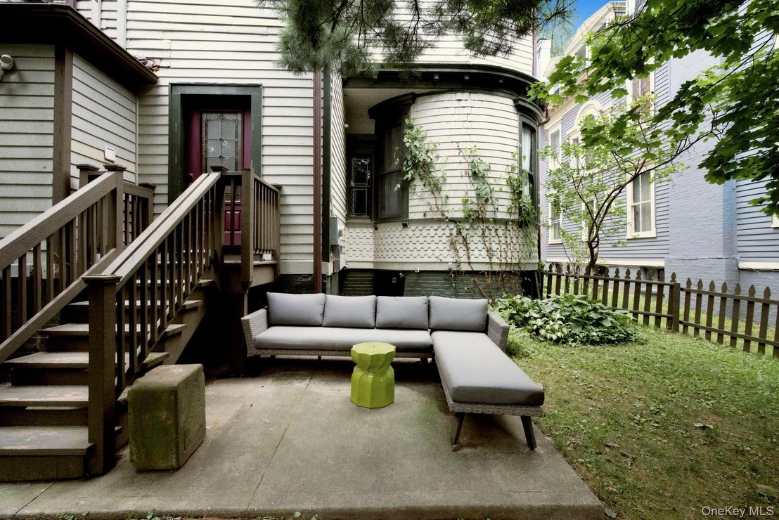 Photo of 112 Academy Street