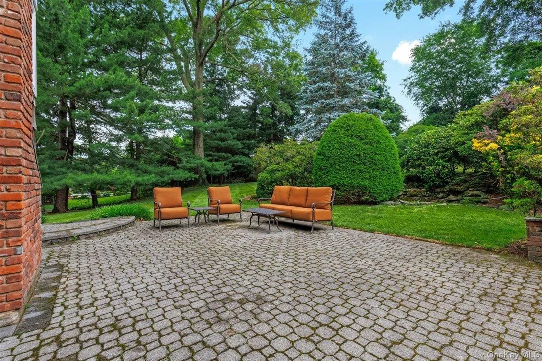 Photo of 35 Pinehurst Drive