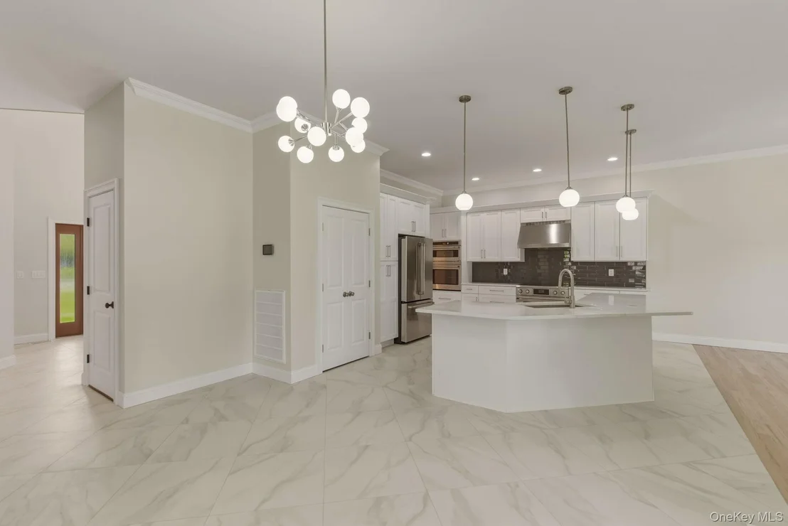 Photo of 95 Grassy Pond Drive