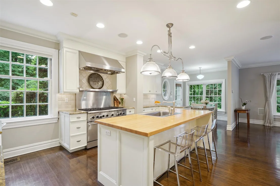 Photo of 45 Forest Avenue