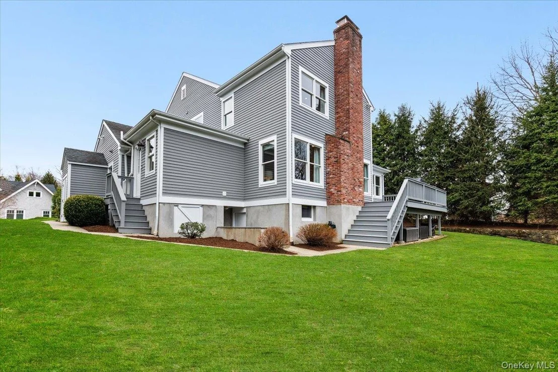 Photo of 76 Davis Avenue