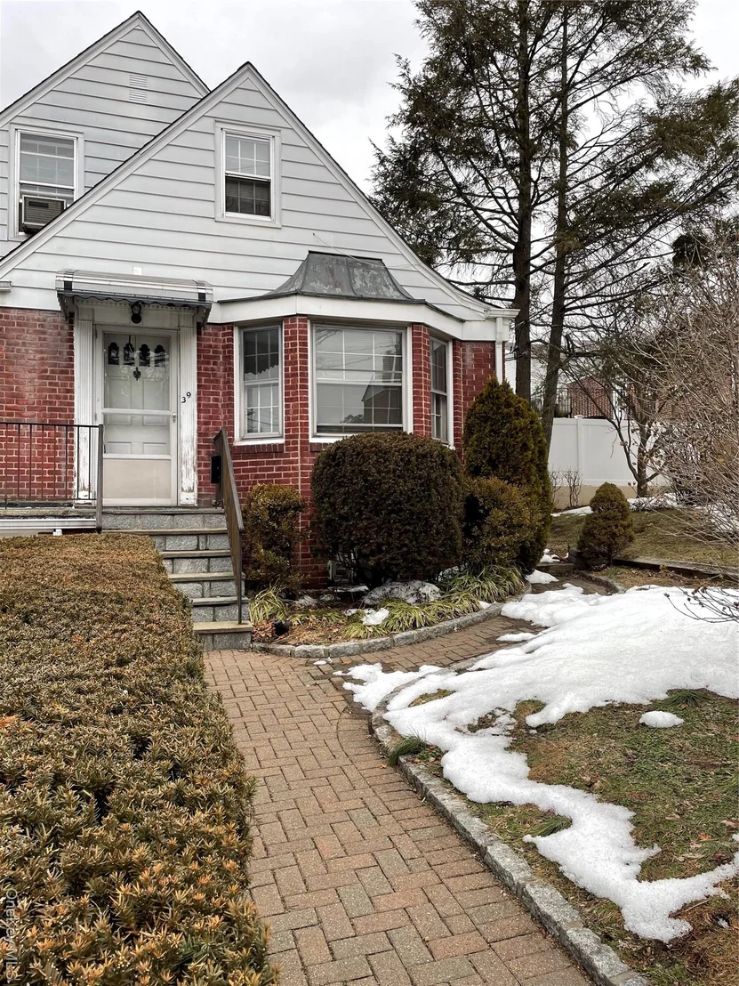Photo of 39 McCollom Place