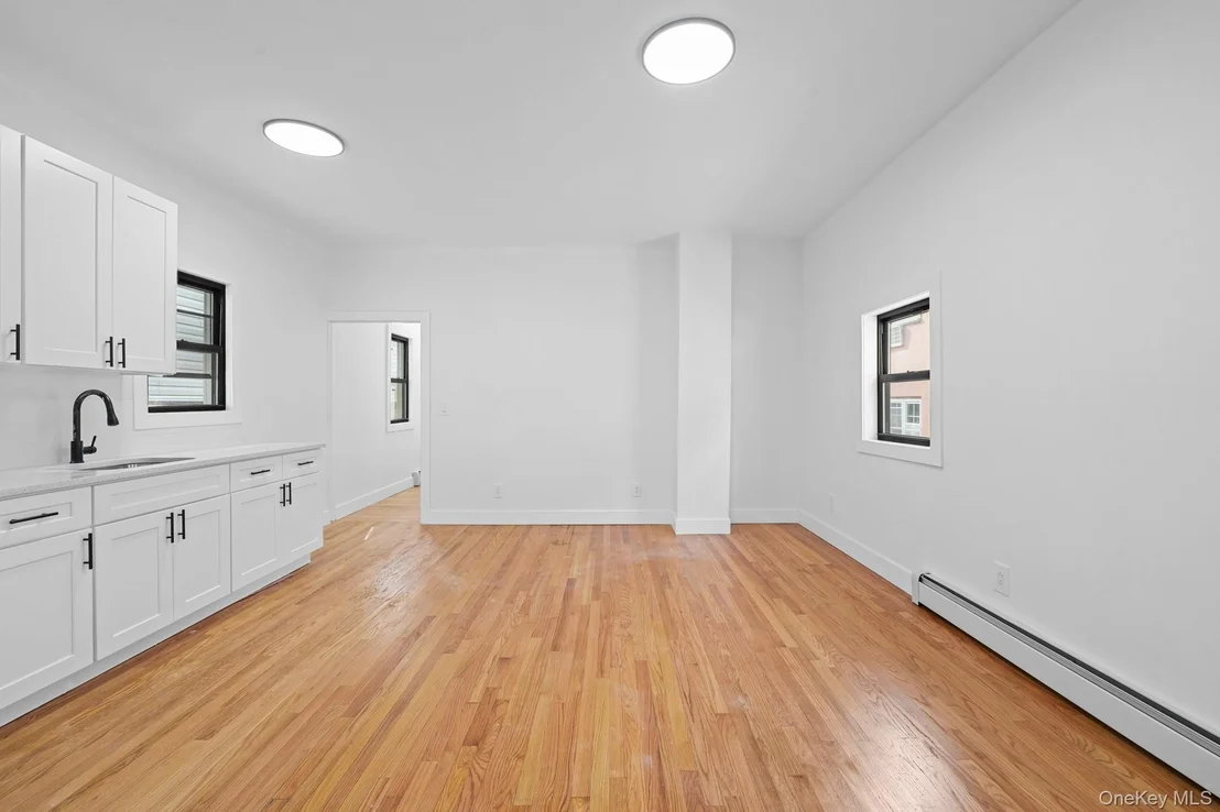 Photo of 338 Thieriot Avenue
