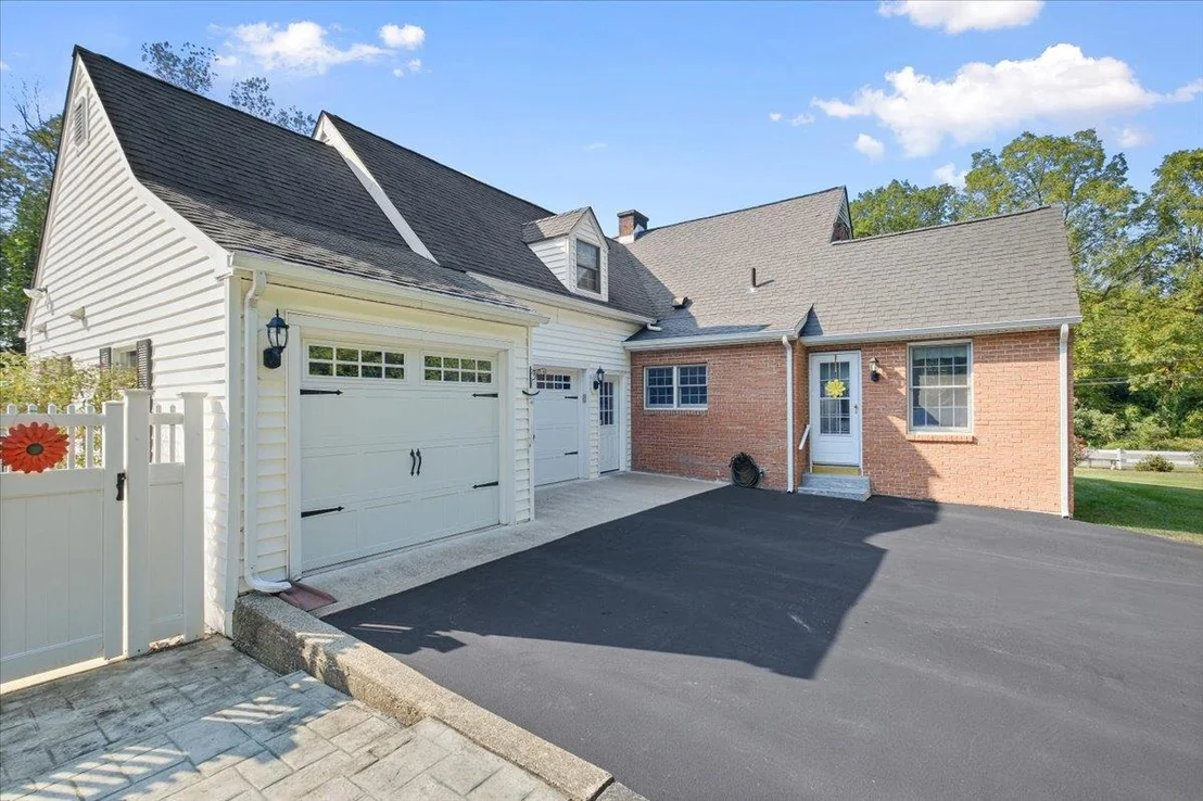 Photo of 82 E Cedar Street