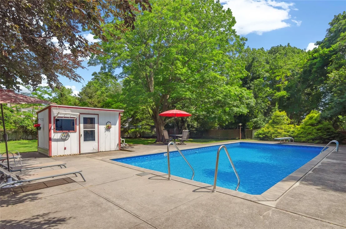 Photo of 16 Colonial Drive