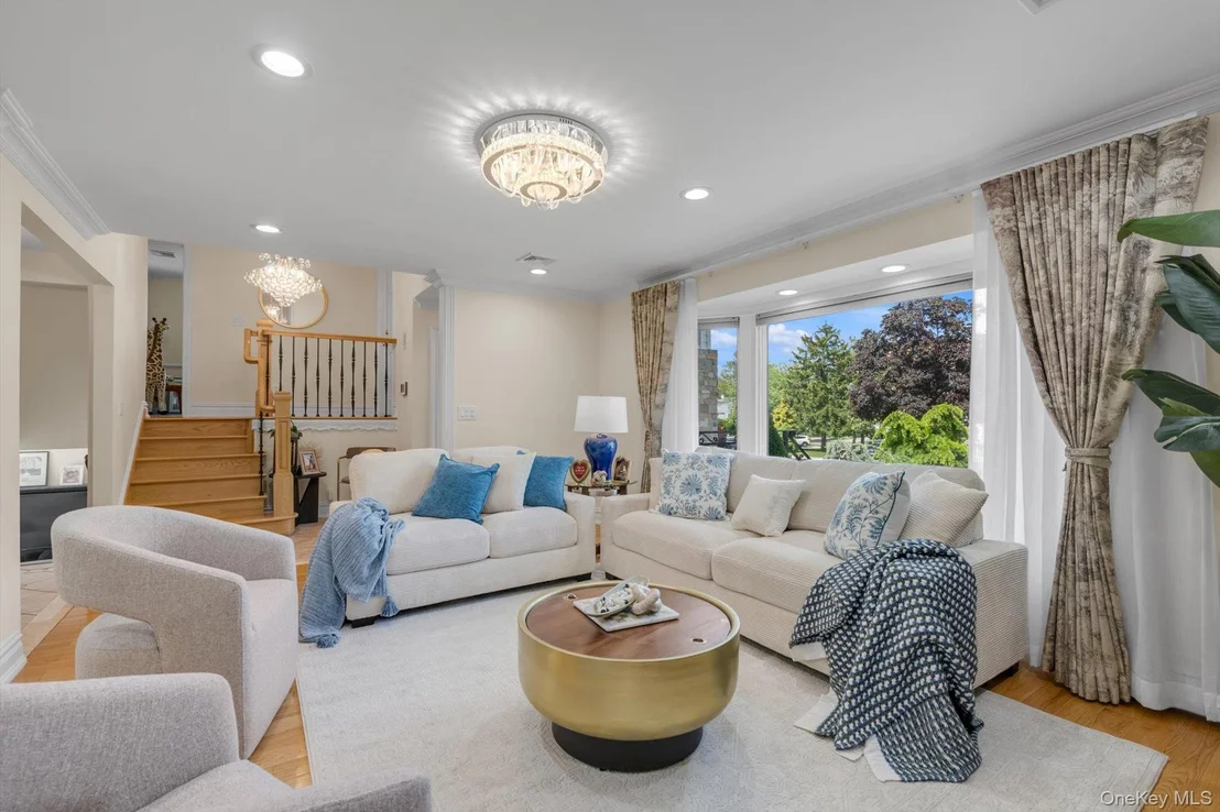 Photo of 98 Belmont Circle