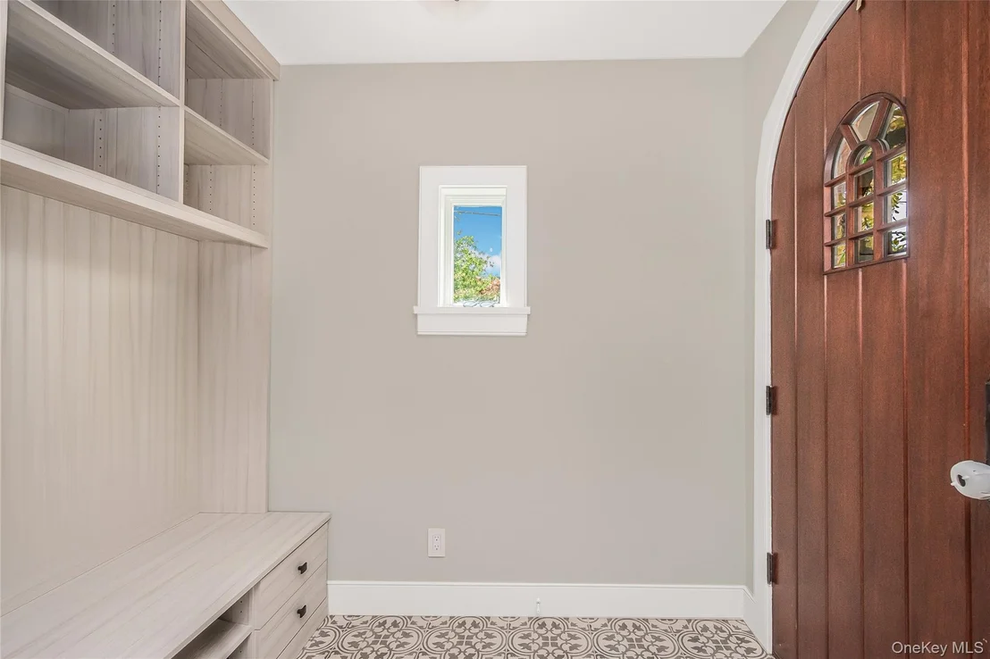 Photo of 277 Devoe Avenue