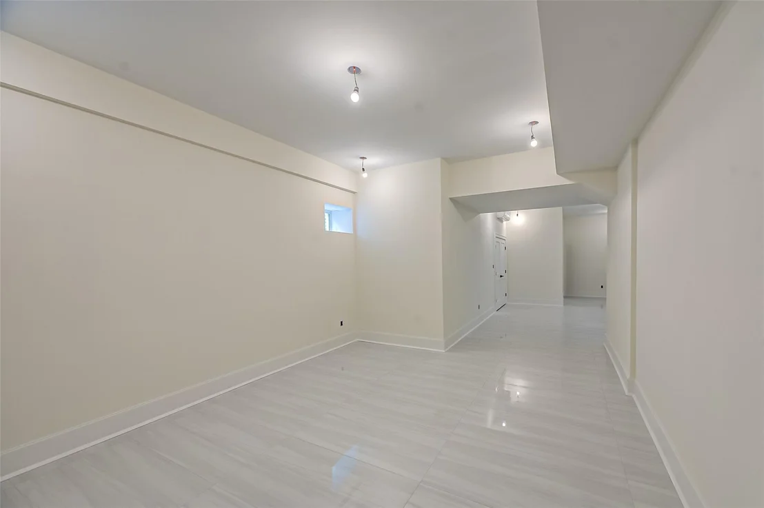 Photo of 210 Laurel Lane