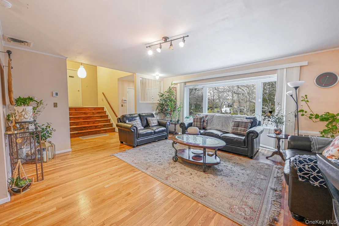 Photo of 216 Birch Drive