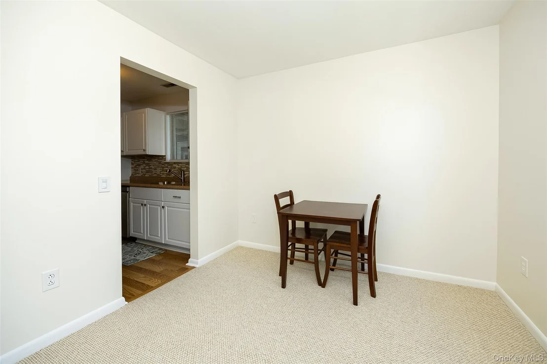 Photo of Unit G at 302 Commons Way