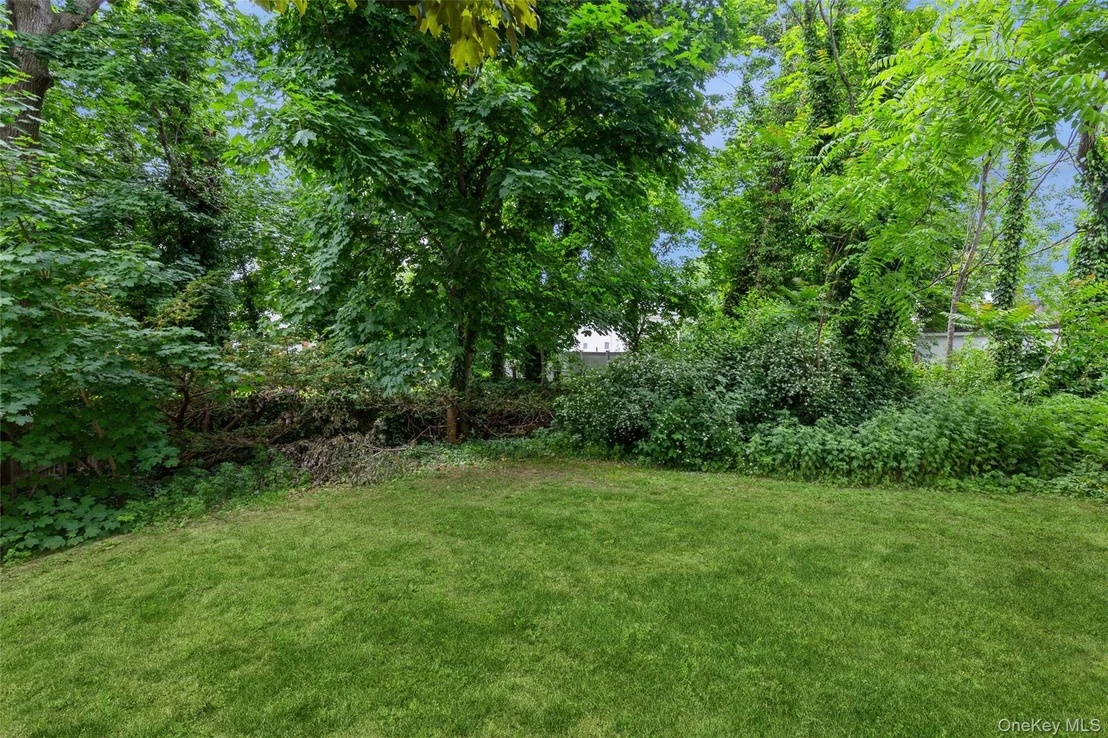 Photo of 23 S Summit Avenue