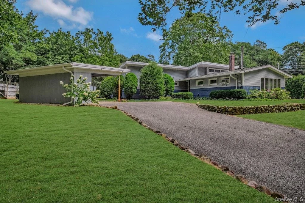 Photo of 30 Center Drive