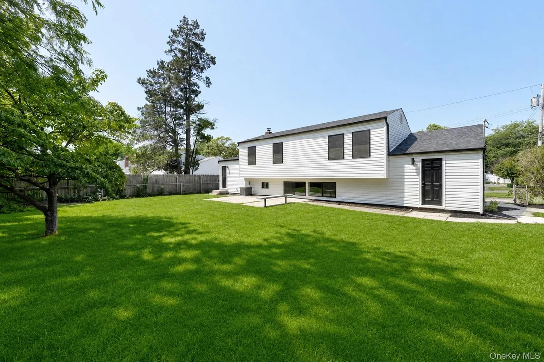 Photo of 933 Thompson Drive