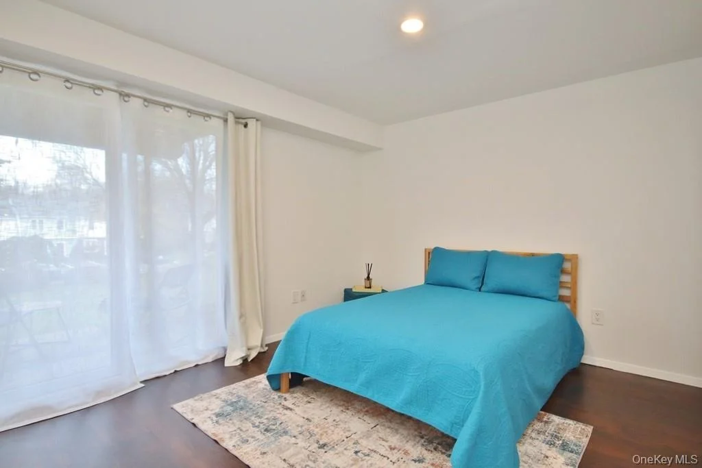 Photo of 902 Williamsburg Drive
