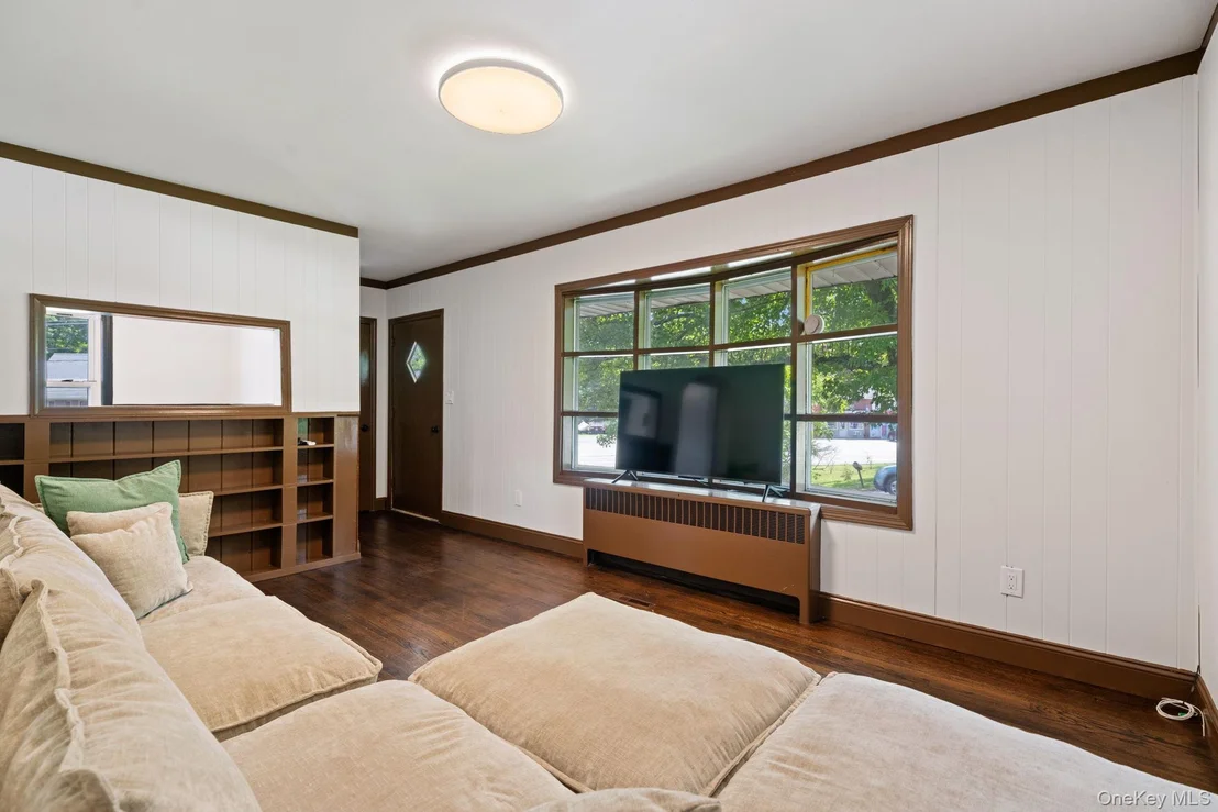 Photo of 601 Lakeside Road