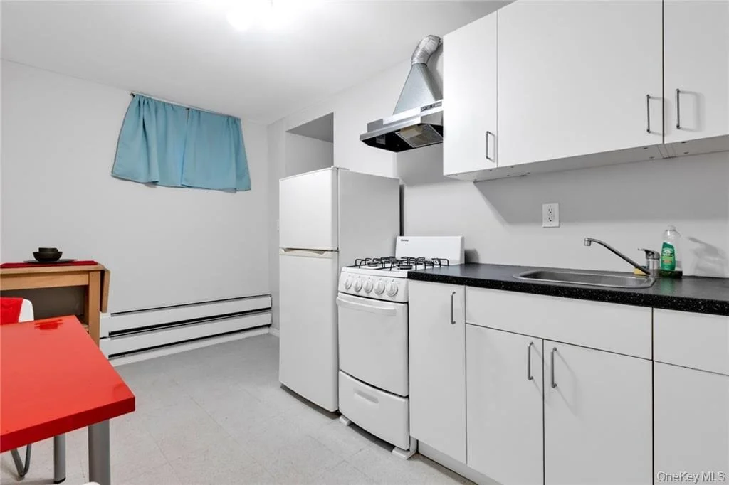 Photo of 82 W End Avenue