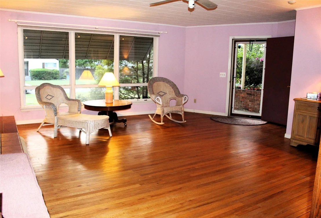 Photo of 113 Pine Neck Avenue