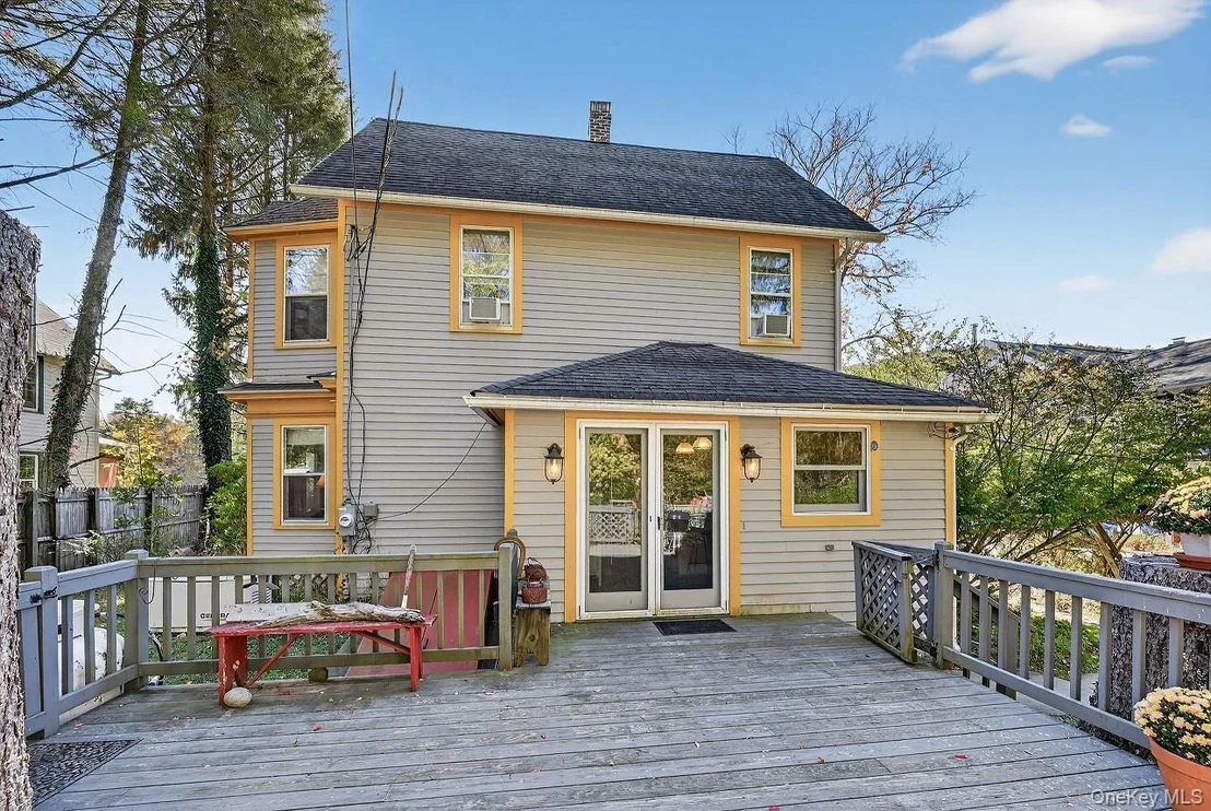 Photo of 48 River Road
