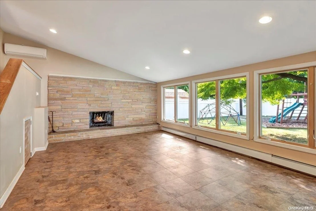 Photo of 67 Farmers Avenue