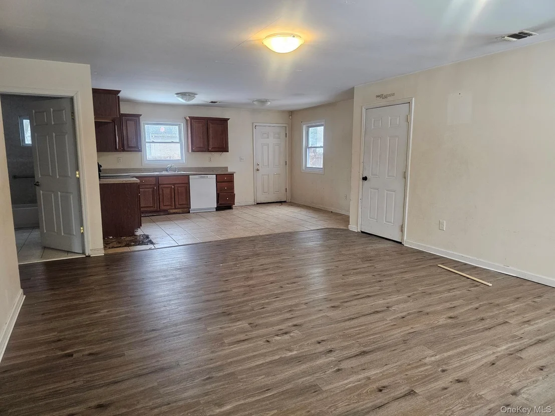 Photo of 556 Taylor Avenue