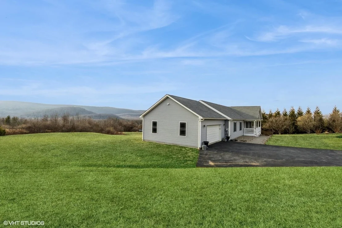 Photo of 46 Peaceable Way