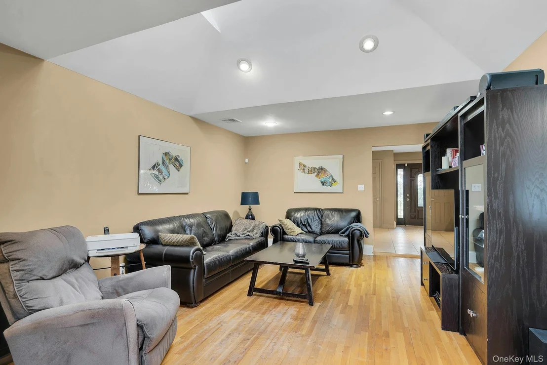 Photo of 48 Randolph Drive