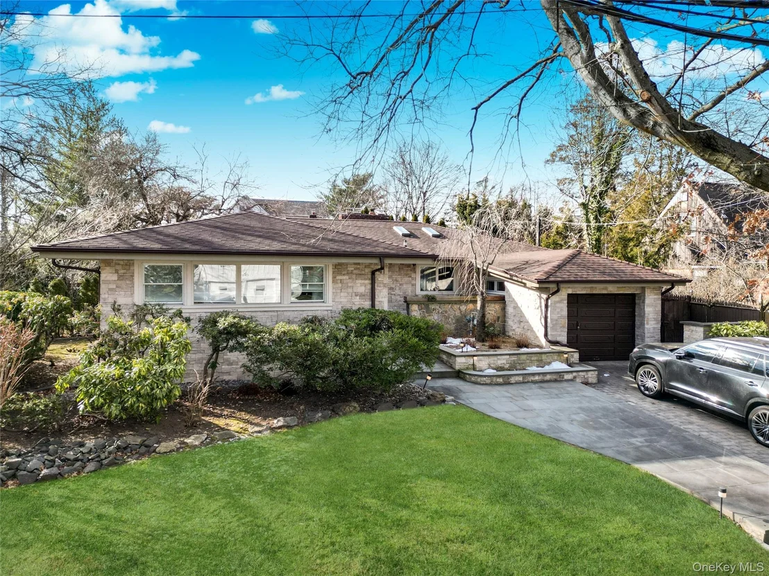 Photo of 41 Erick Avenue