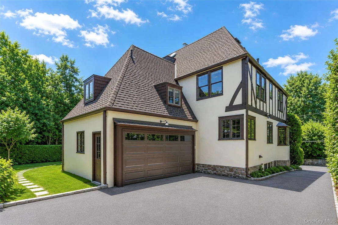 Photo of 18 Hemlock Road