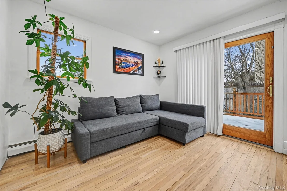 Photo of 327 Barton Avenue