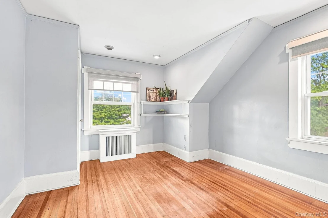 Photo of 1239 Post Road